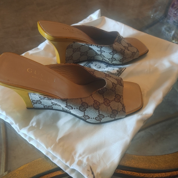 Shoes - Picture 4 of 6